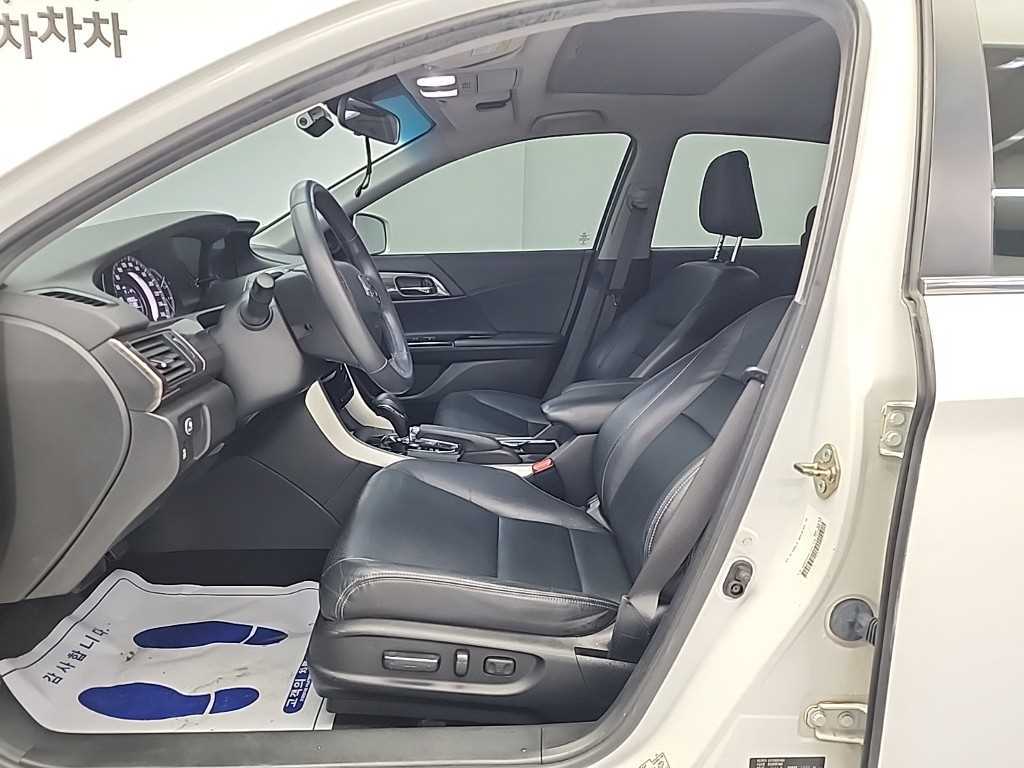 Honda Accord - Vista 11