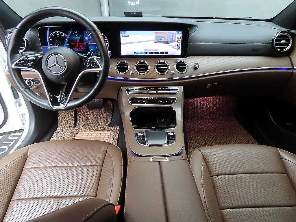 Mercedes Benz E class - Vista 7