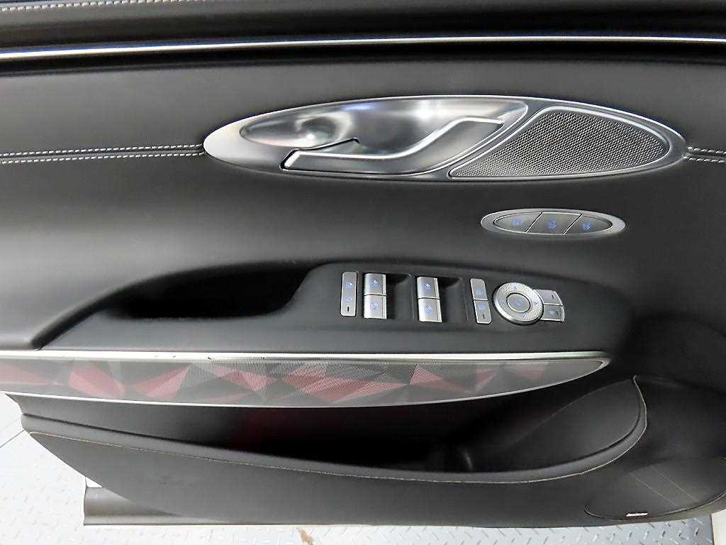 Genesis GV70 - Vista 11