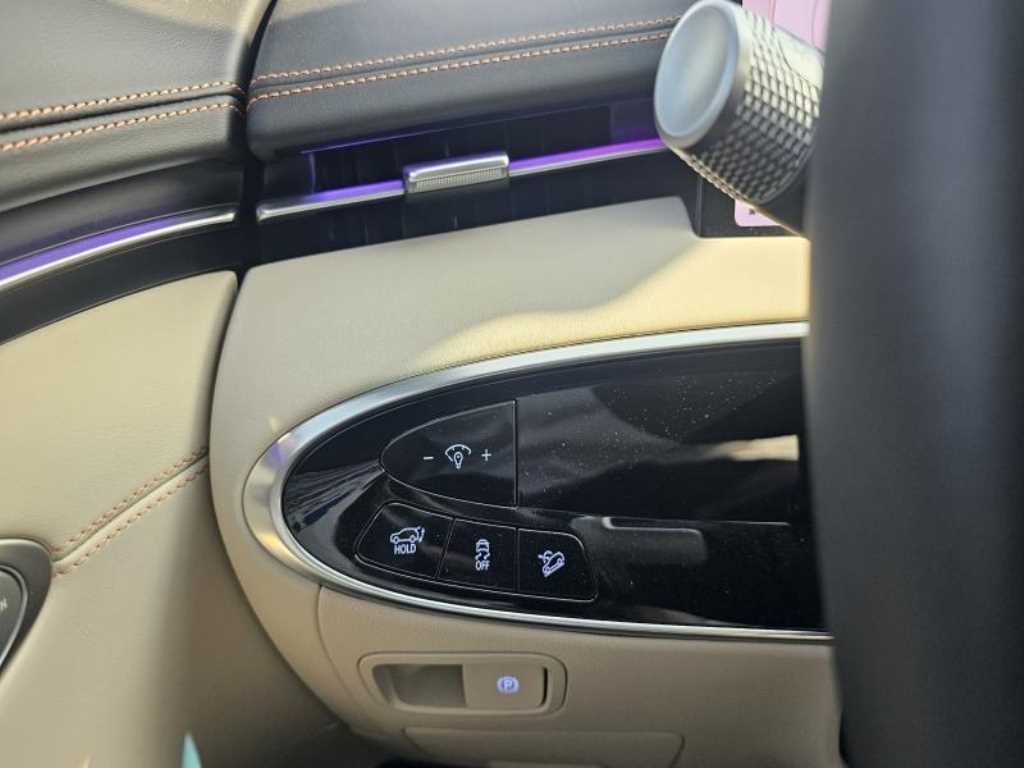 Genesis GV70 - Vista 9