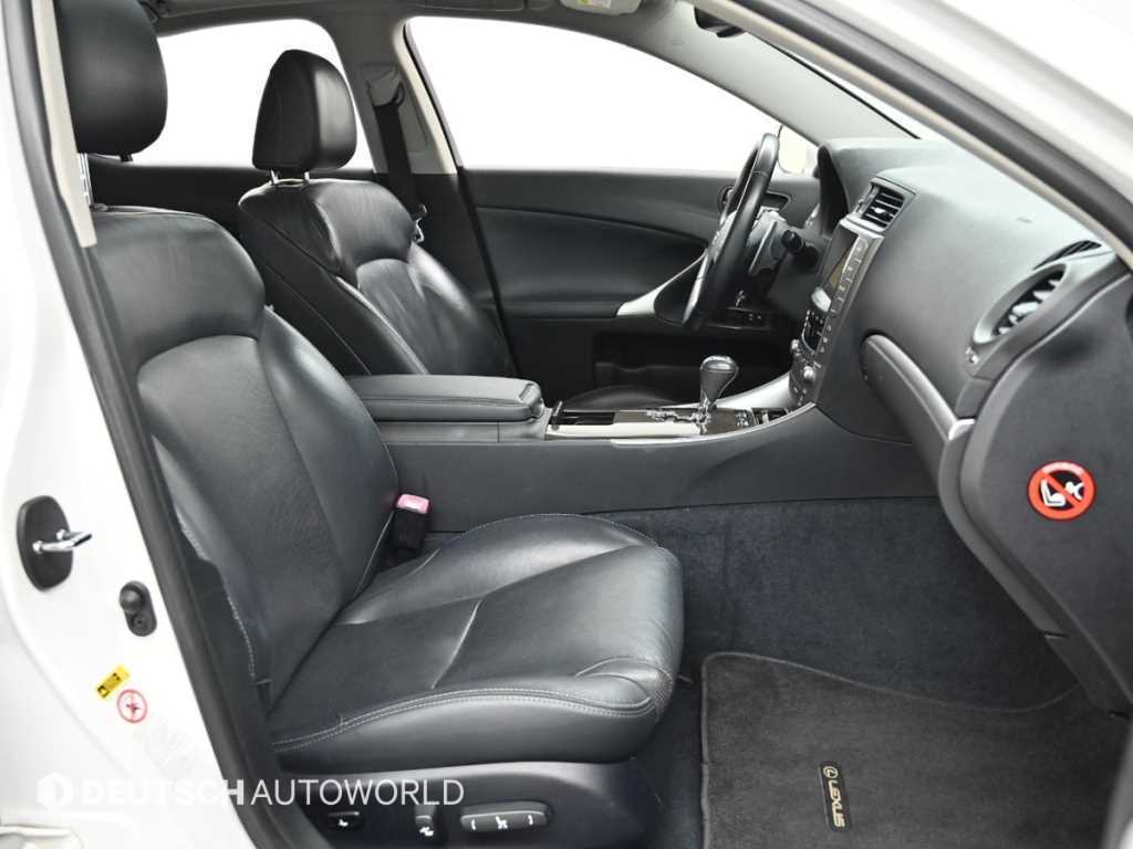 Lexus IS - Vista 10