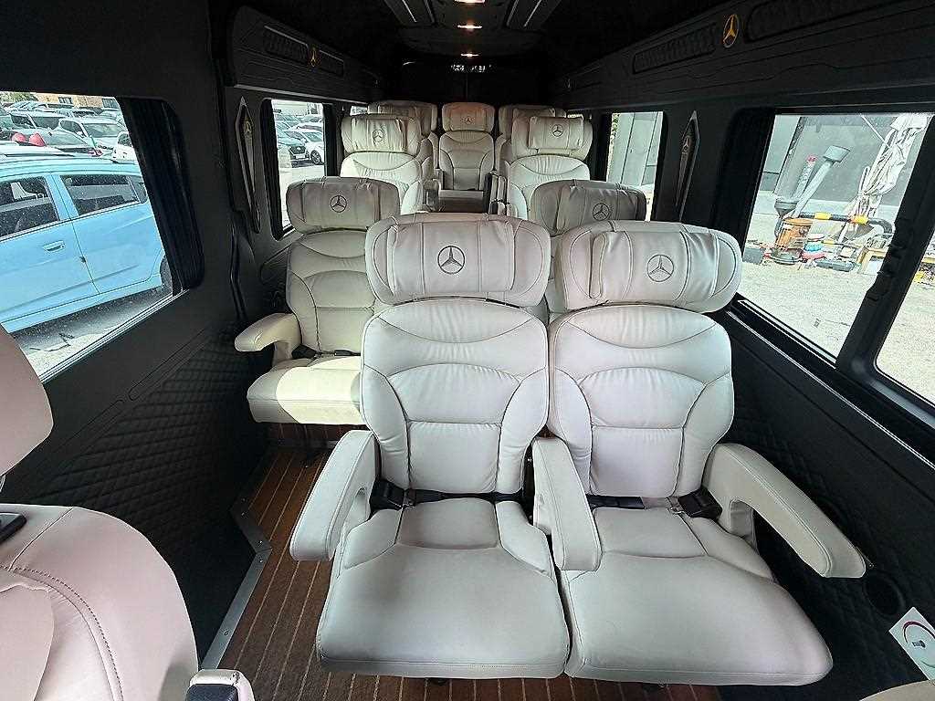 Mercedes Benz Sprinter - Vista 8
