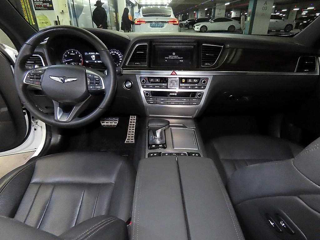 Genesis G80 - Vista 10