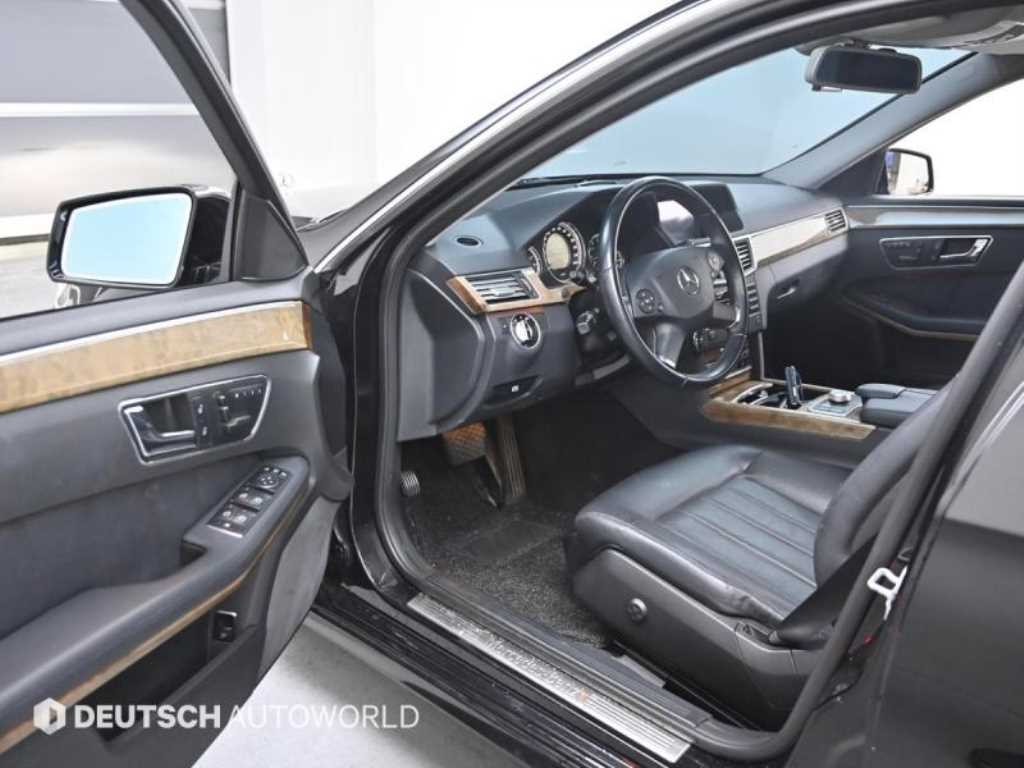 Mercedes Benz E class - Vista 11