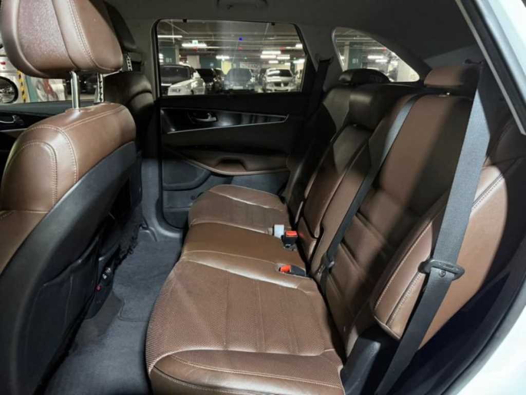 KIA Sorento - Vista 7