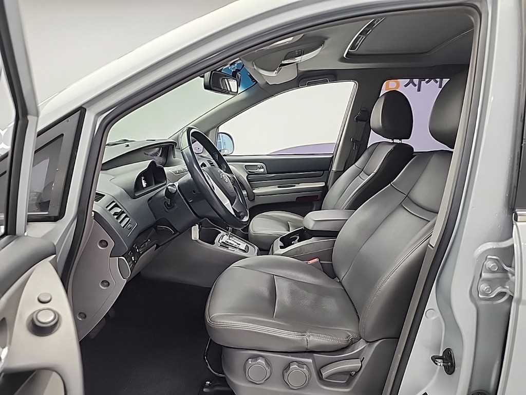 Ssangyong Korando - Vista 11