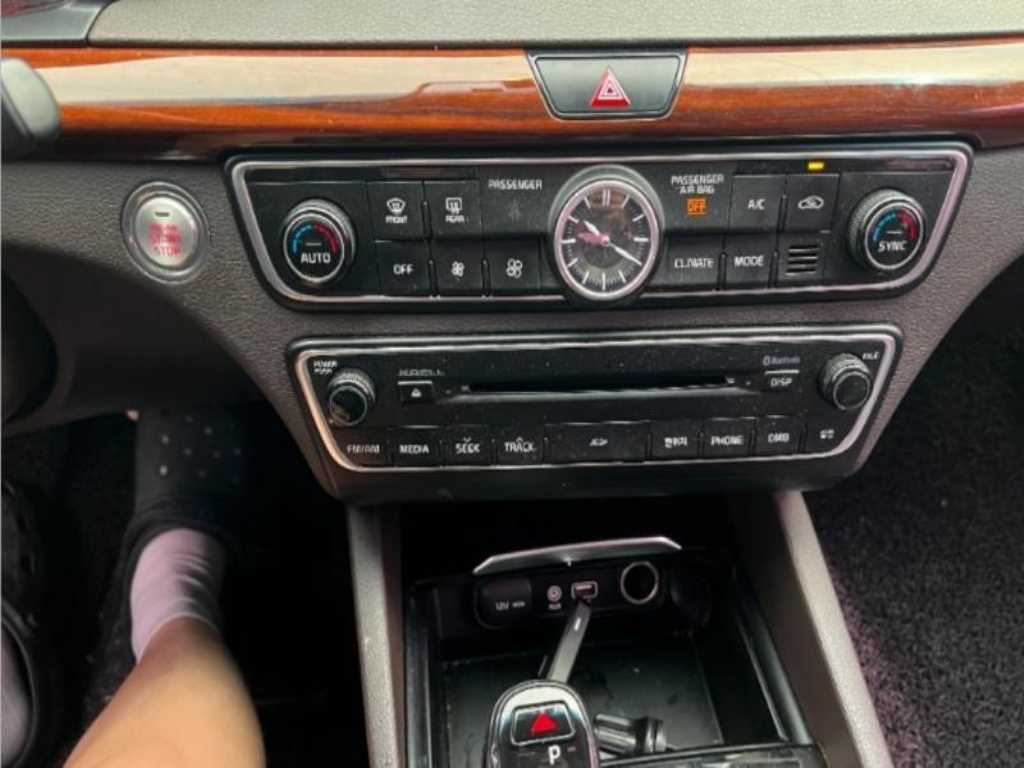 KIA K7 - Vista 10