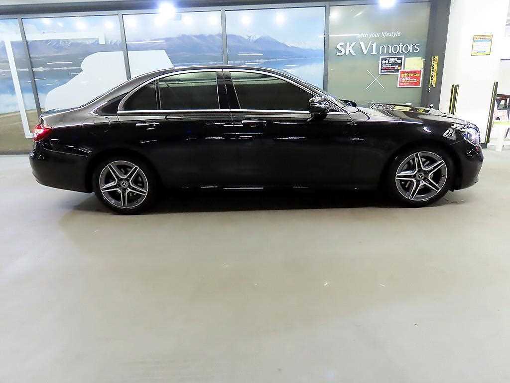 Mercedes Benz E class - Vista 3