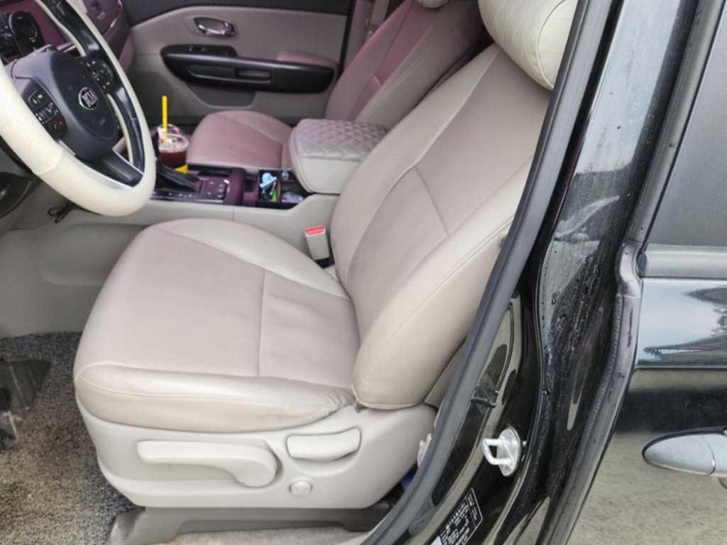 KIA Carnival - Vista 8