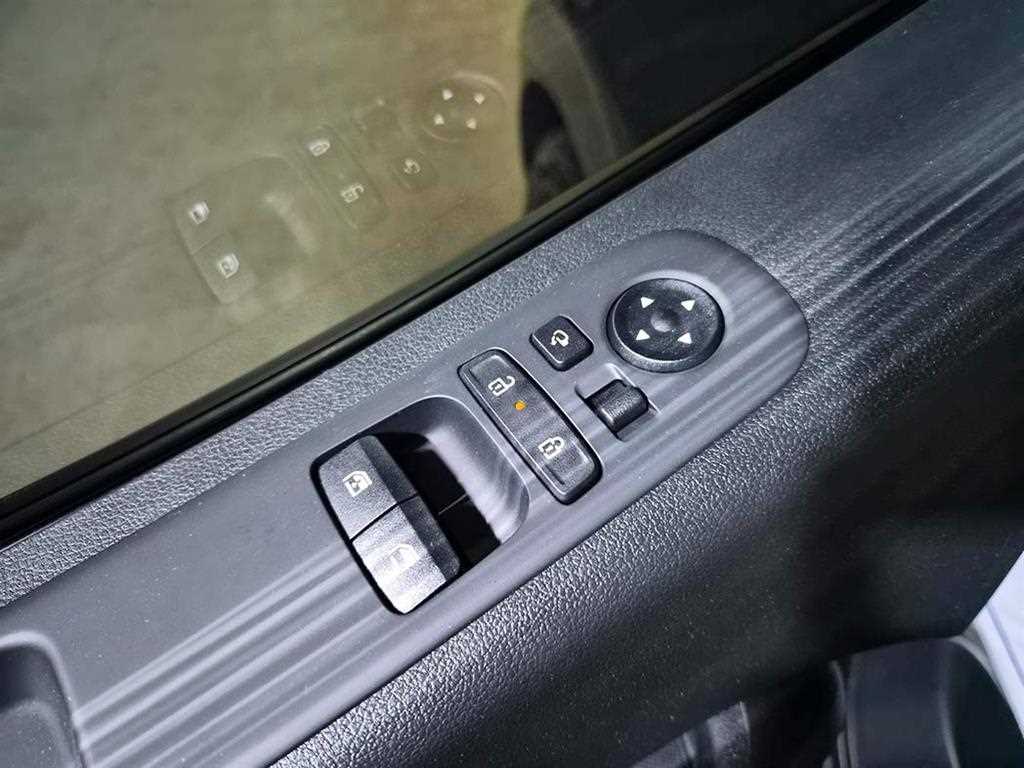 HYUNDAI Staria - Vista 12