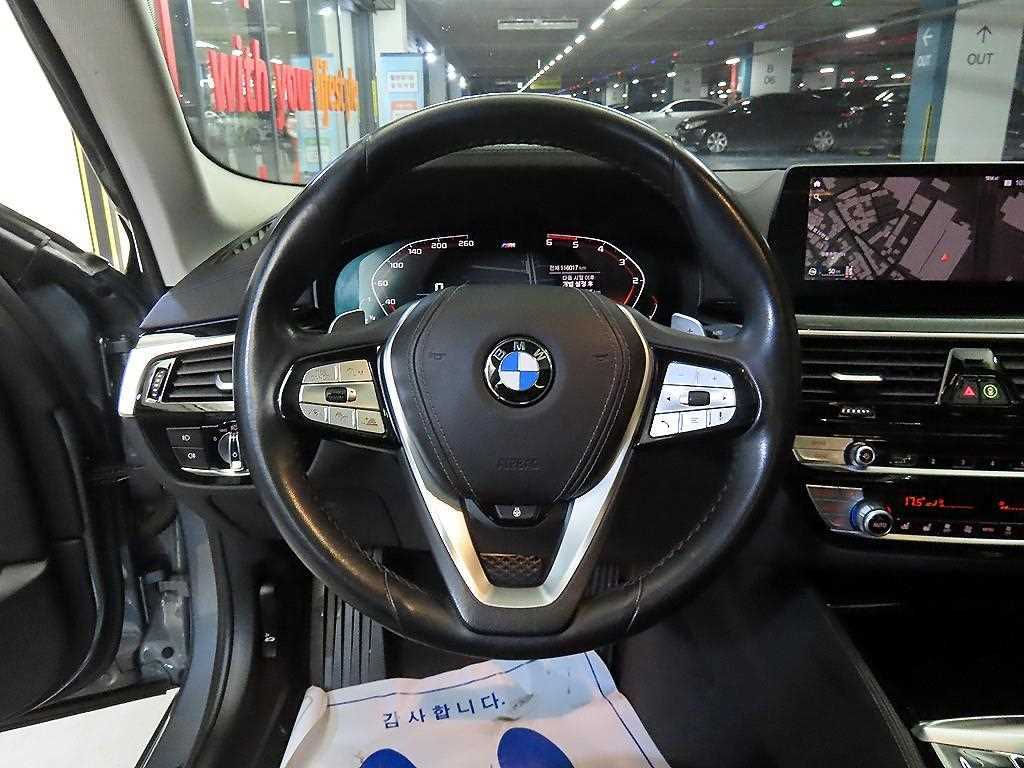 BMW 5 Series - Vista 8