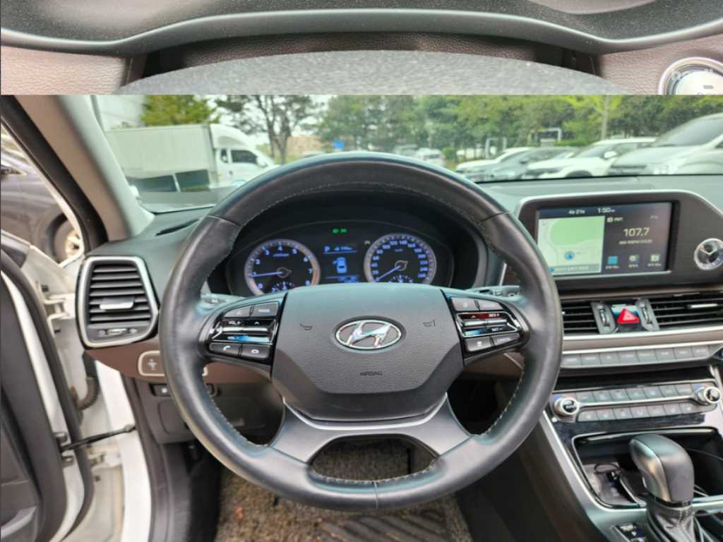 HYUNDAI Grandeur - Vista 4