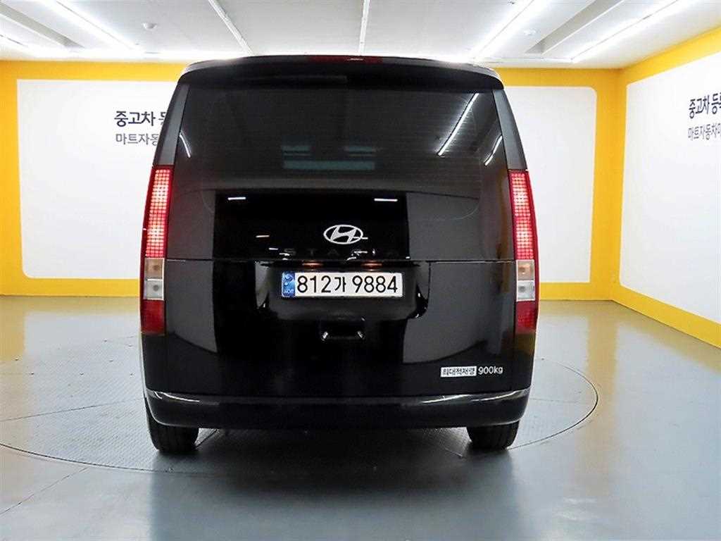 HYUNDAI Staria - Vista 3