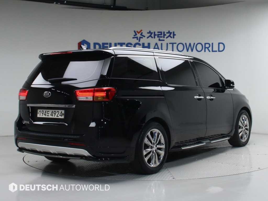 KIA Carnival - Vista 2