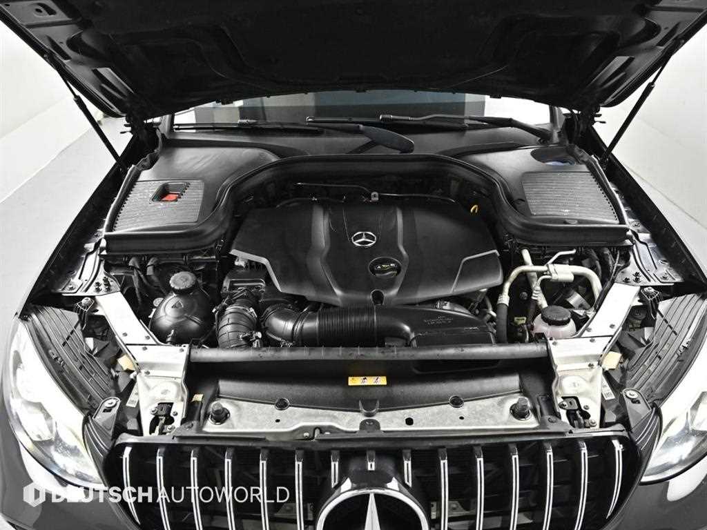 Mercedes Benz GLC Class - Vista 7