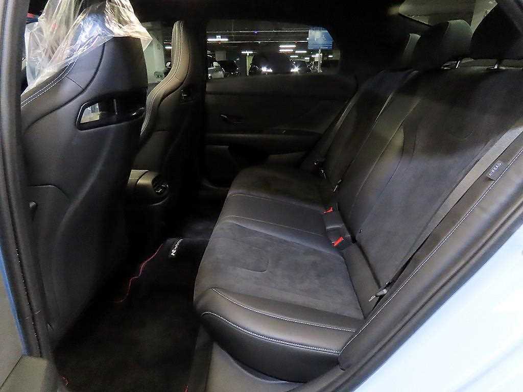 HYUNDAI Avante - Vista 7