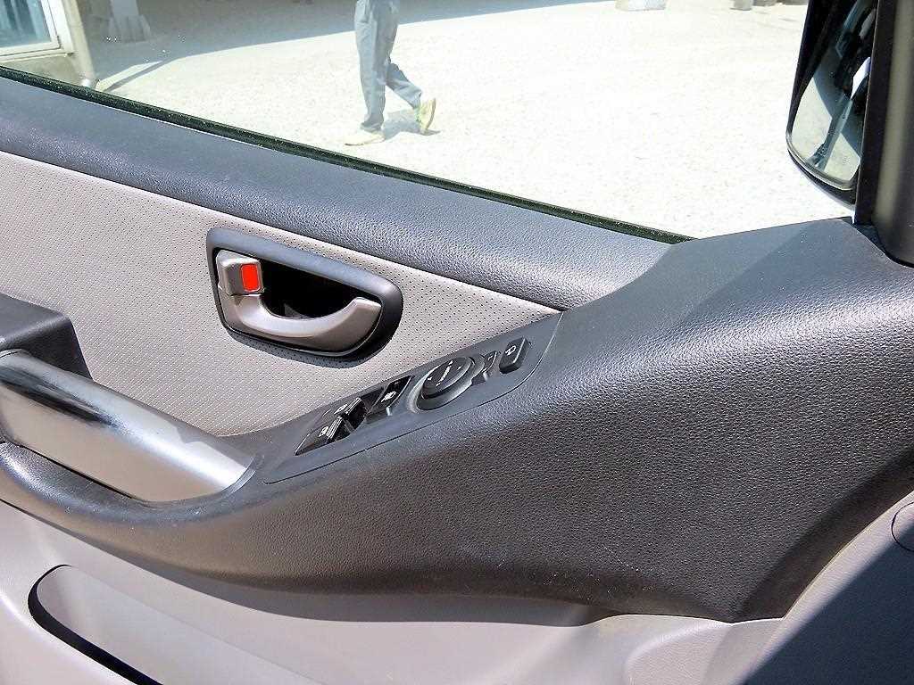 HYUNDAI Starex - Vista 12