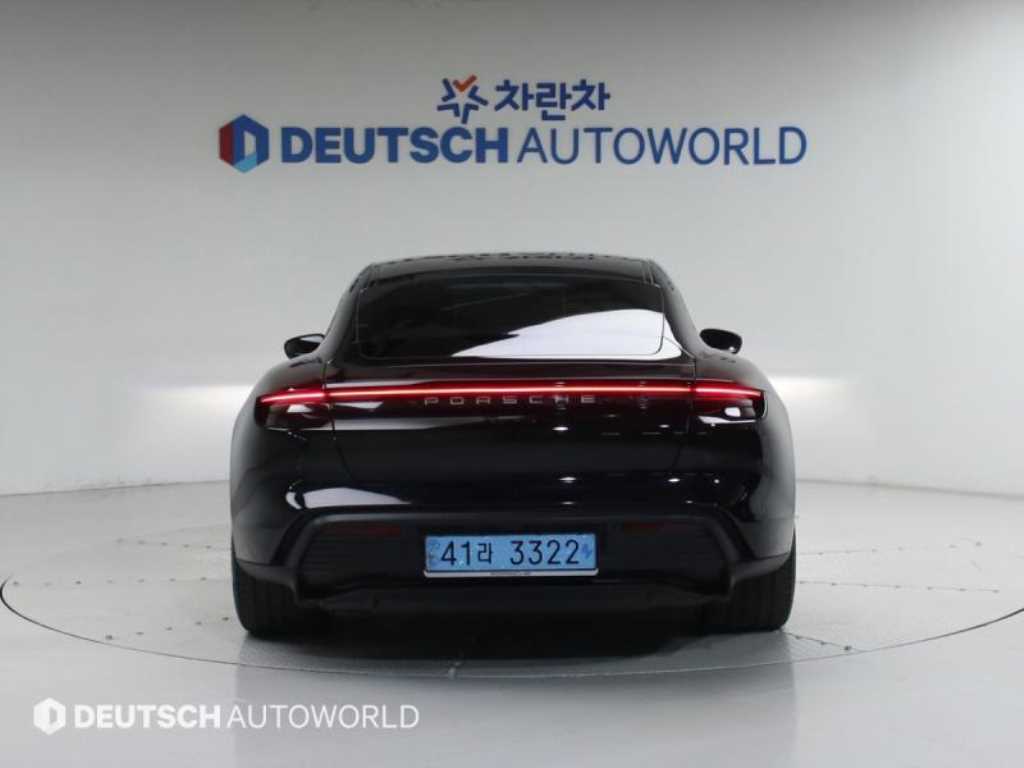 Porsche Taycan - Vista 4
