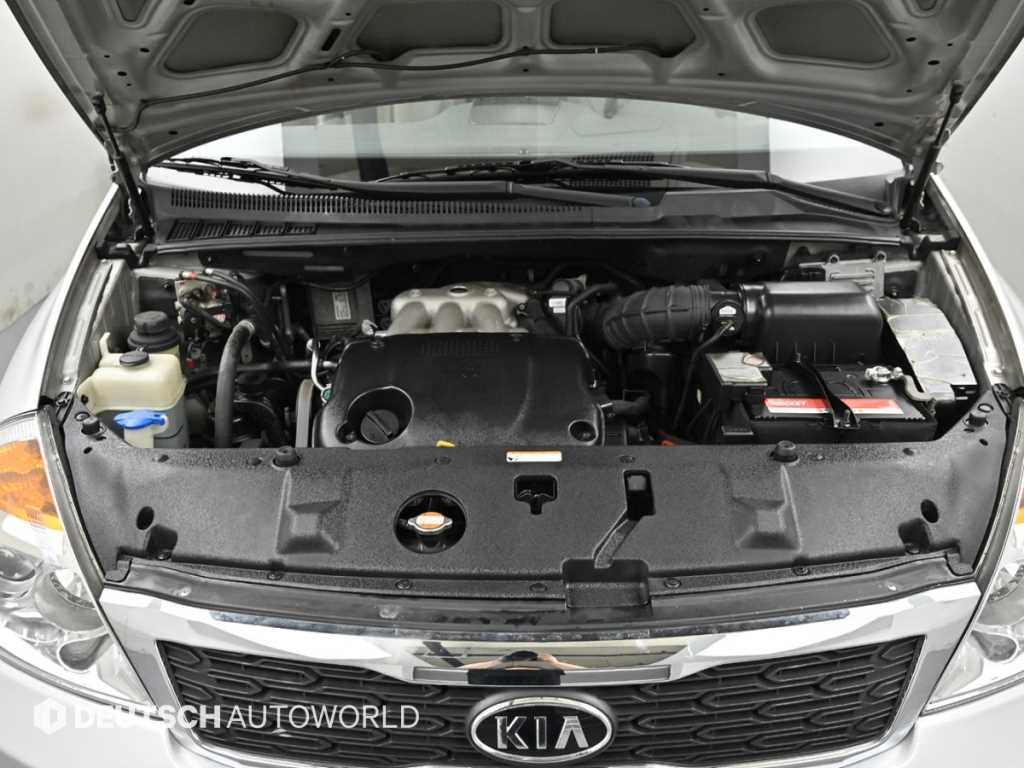 KIA Carnival - Vista 6