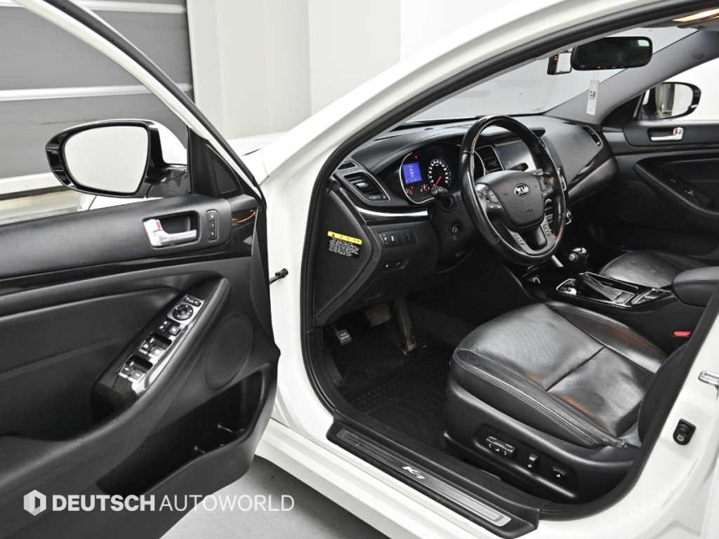 KIA K7 - Vista 10