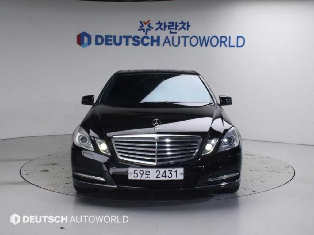 Mercedes Benz E class - Vista 3