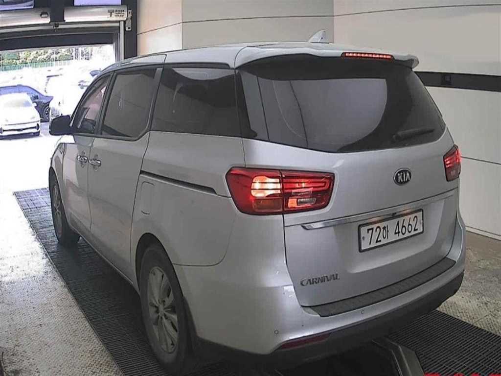 KIA Carnival - Vista 2