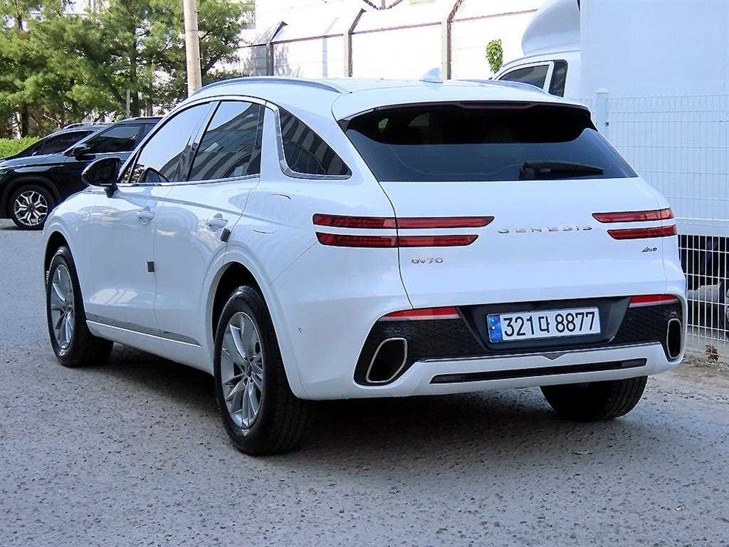 Genesis GV70 - Vista 3