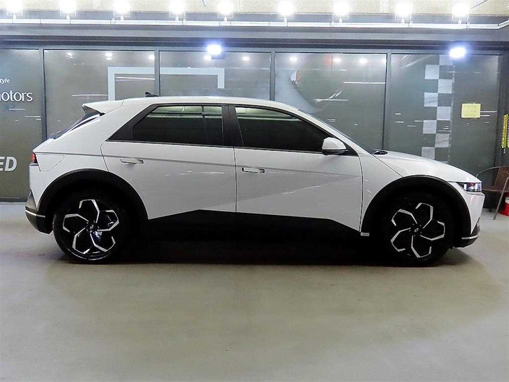 HYUNDAI Ioniq 5 - Vista 3
