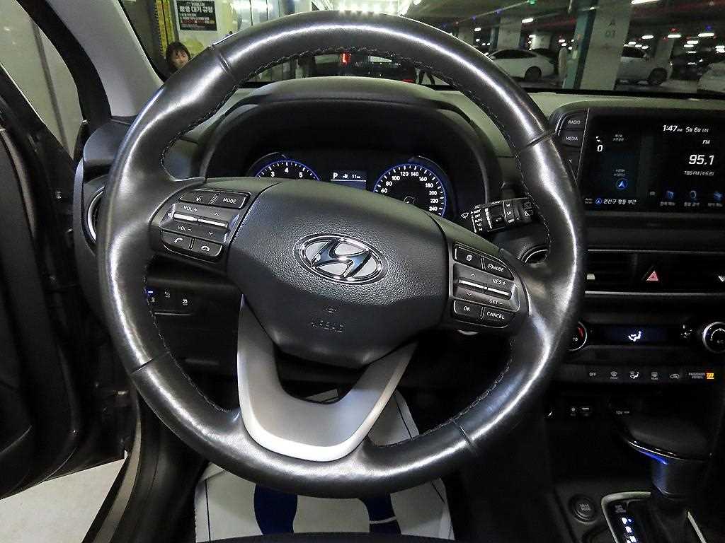 HYUNDAI Kona - Vista 8