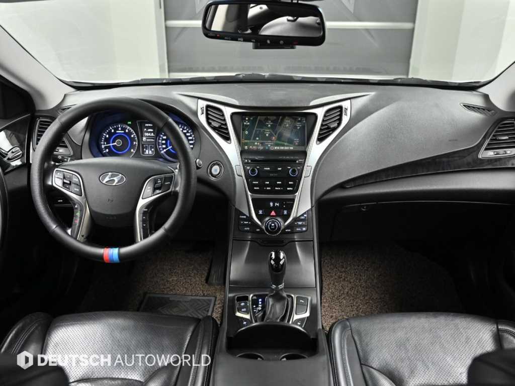 HYUNDAI Grandeur - Vista 7