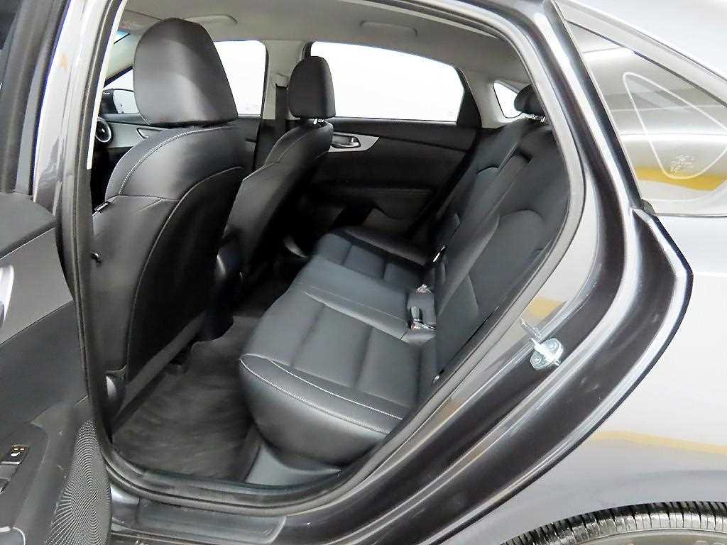KIA K3 - Vista 6