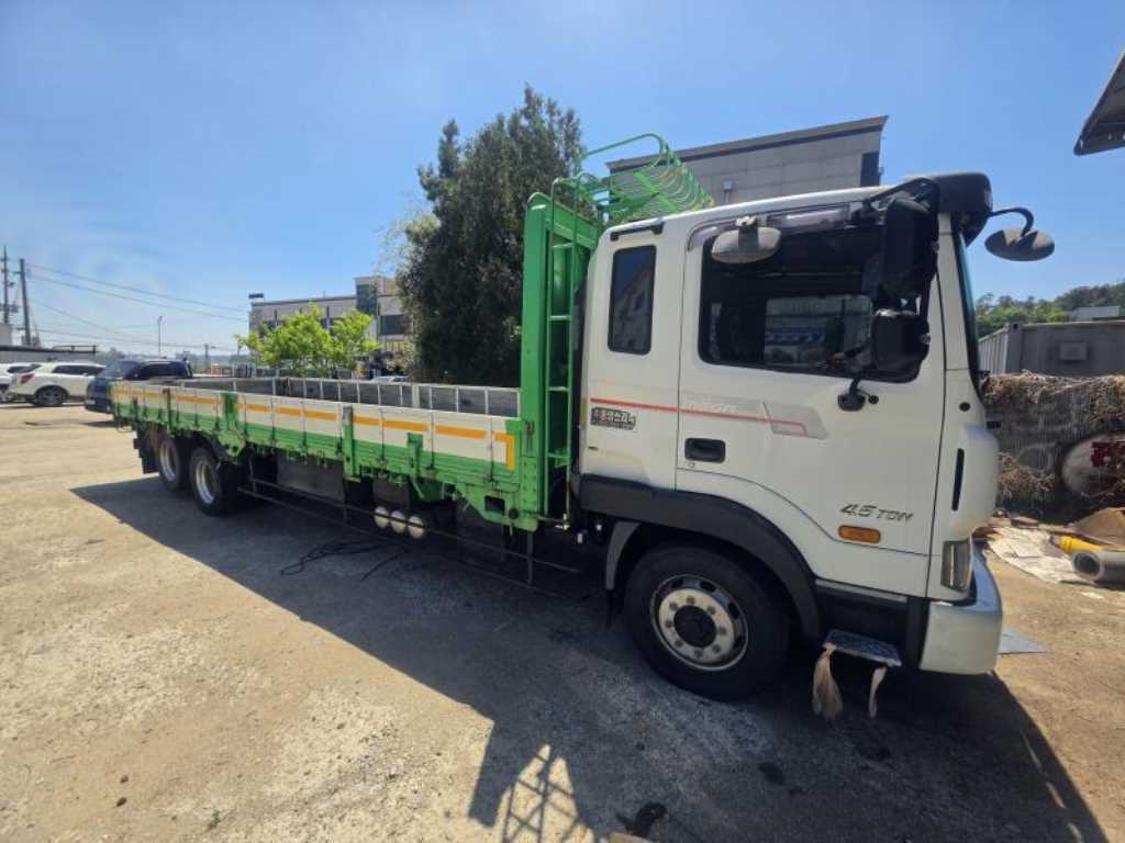 medium and large cargo Cargo 2014 Blanco - Importación desde Corea - HF Imports Iquique - Foto 1