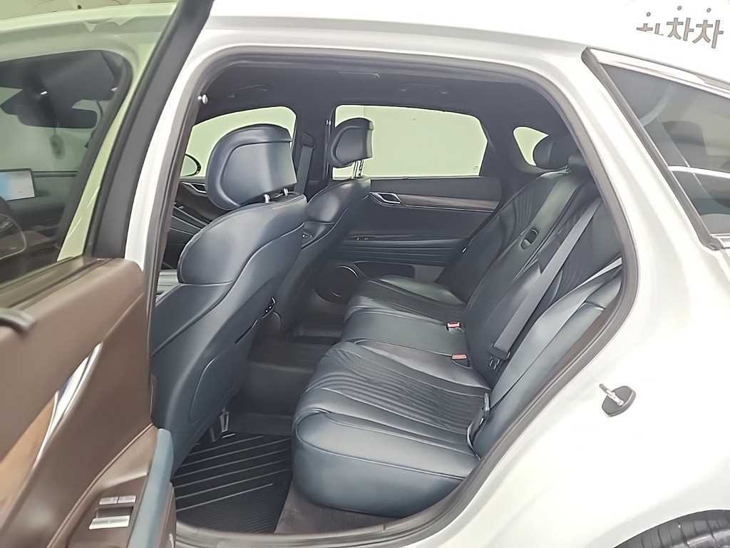 Genesis G80 - Vista 12