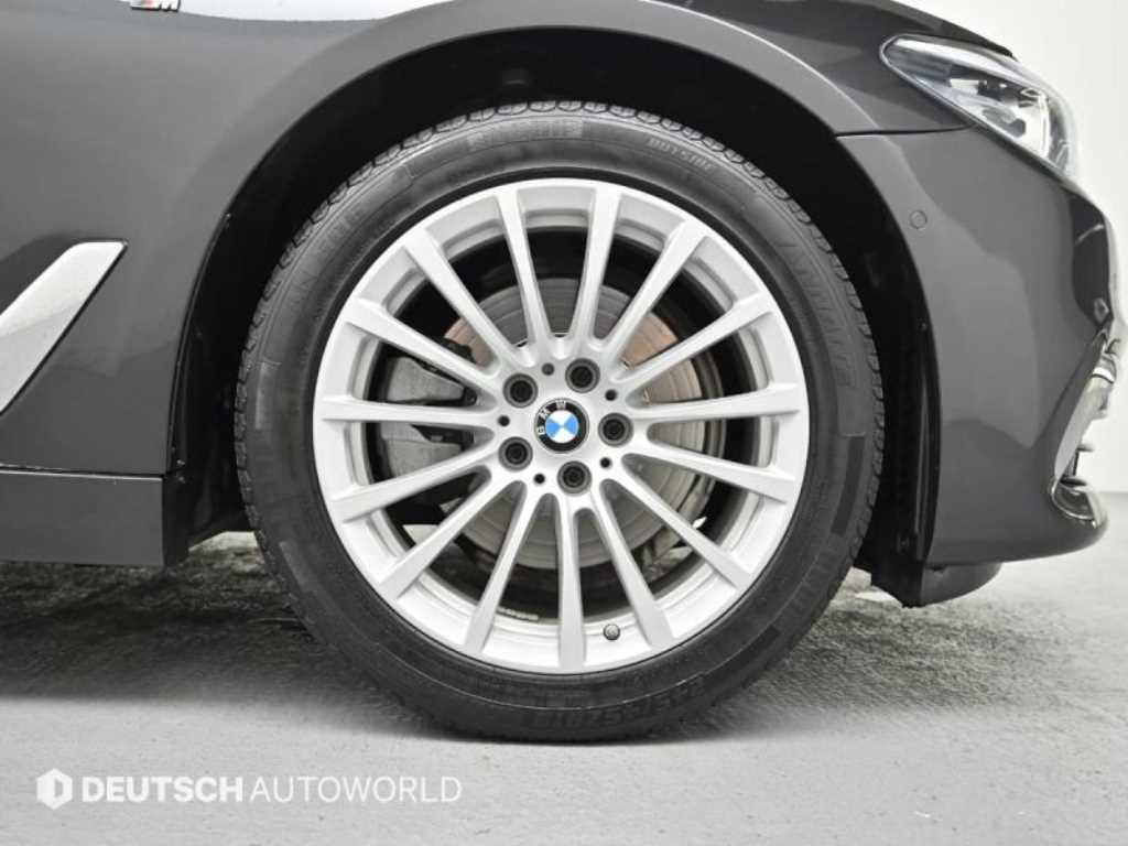 BMW 5 Series - Vista 5
