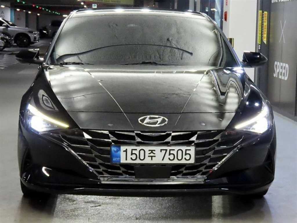 HYUNDAI Avante - Vista 2
