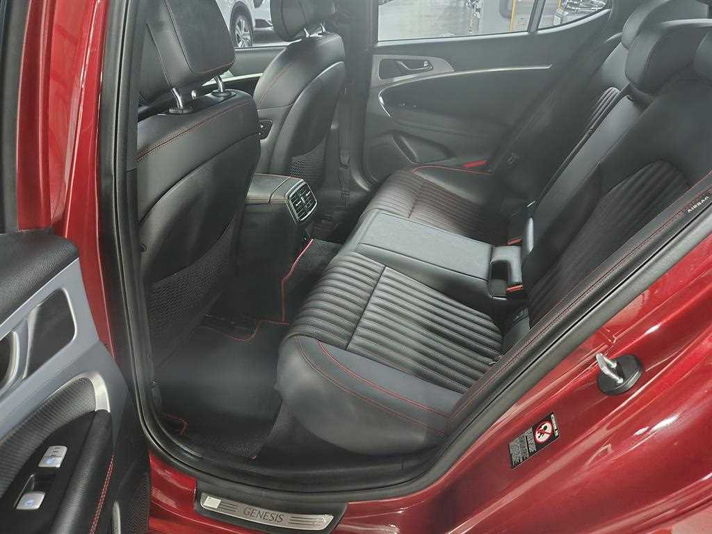 Genesis G70 - Vista 7