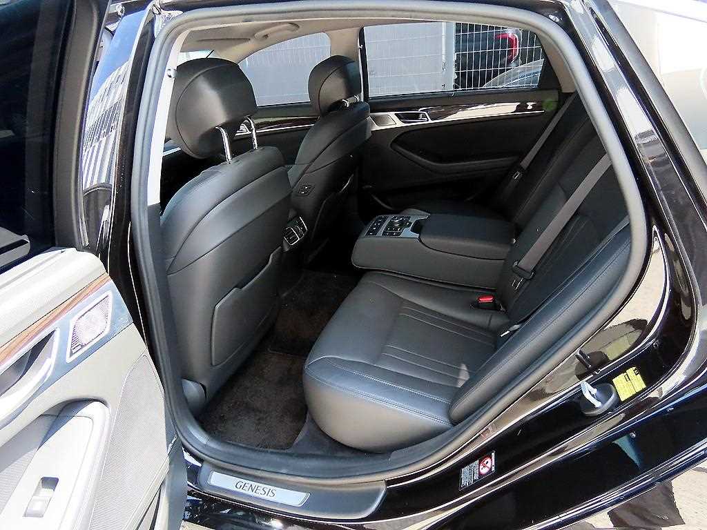 Genesis G80 - Vista 6