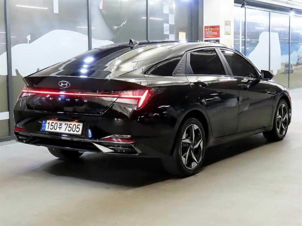 HYUNDAI Avante - Vista 4