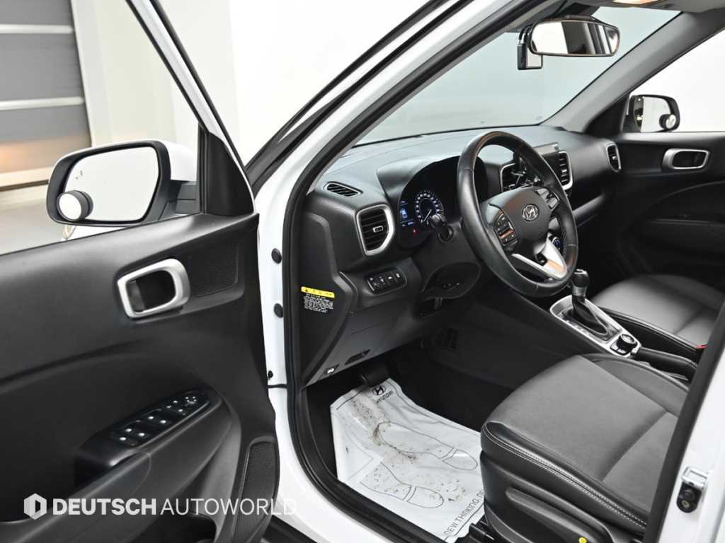 HYUNDAI Venue - Vista 11
