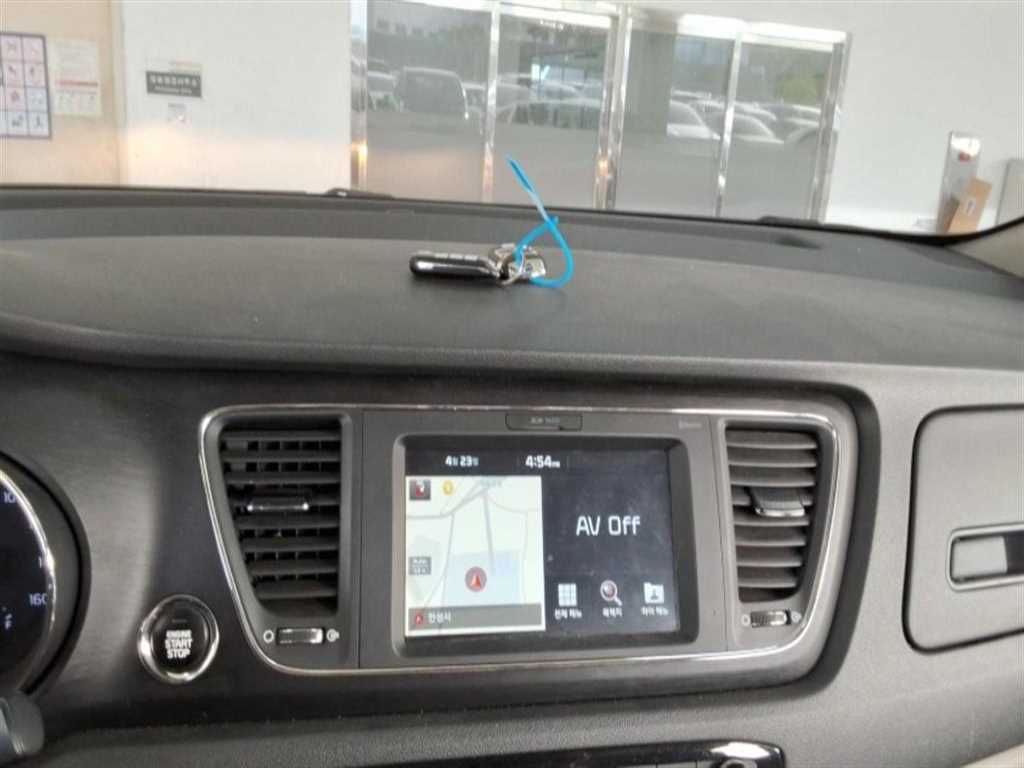 KIA Carnival - Vista 7
