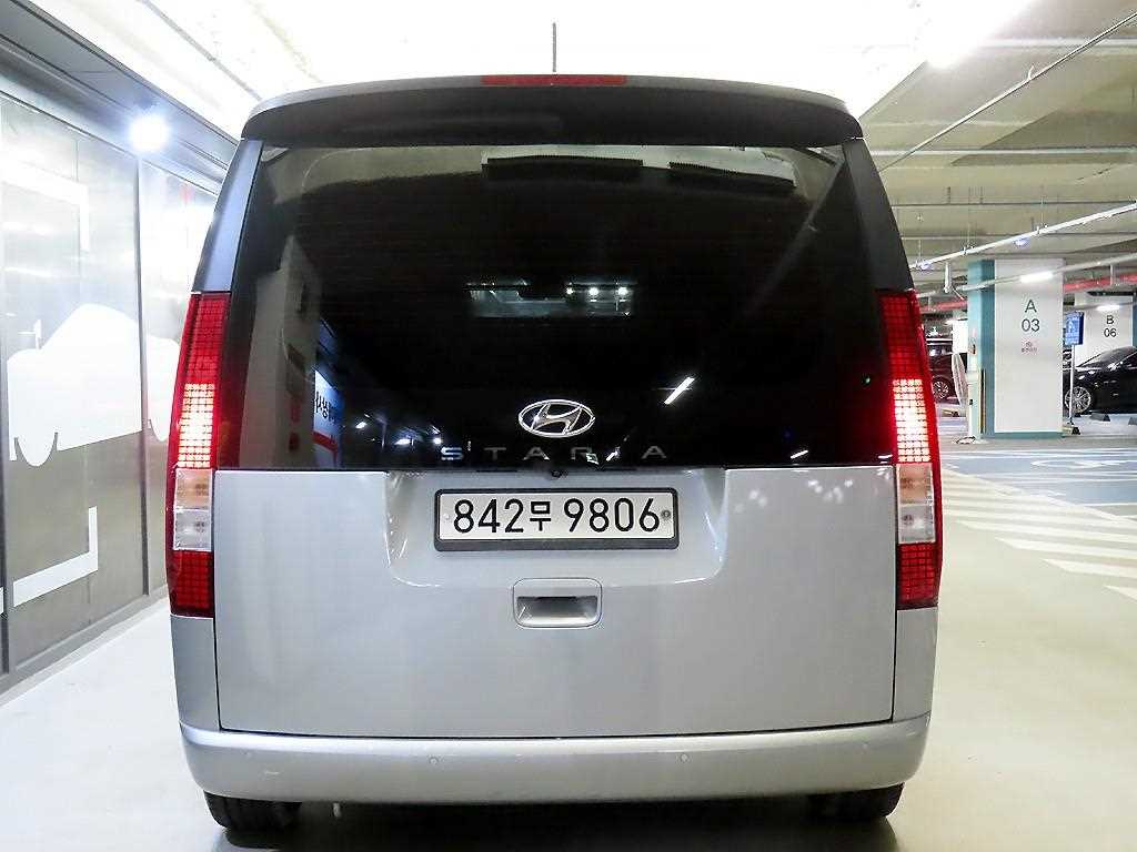 HYUNDAI Staria - Vista 5