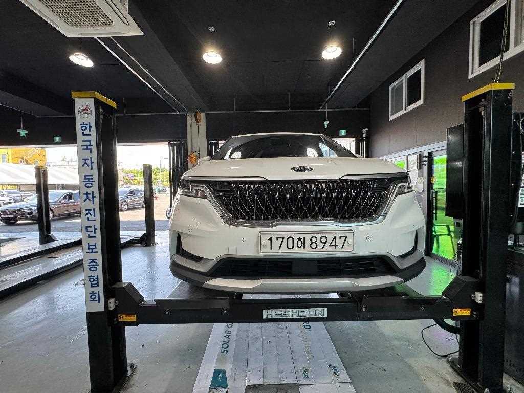 KIA Carnival 2021 Blanco - Importación desde Corea - HF Imports Iquique - Foto 1