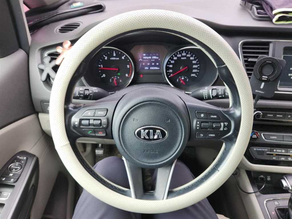 KIA Carnival 2018 Negro - Importación desde Corea - HF Imports Iquique - Foto 15