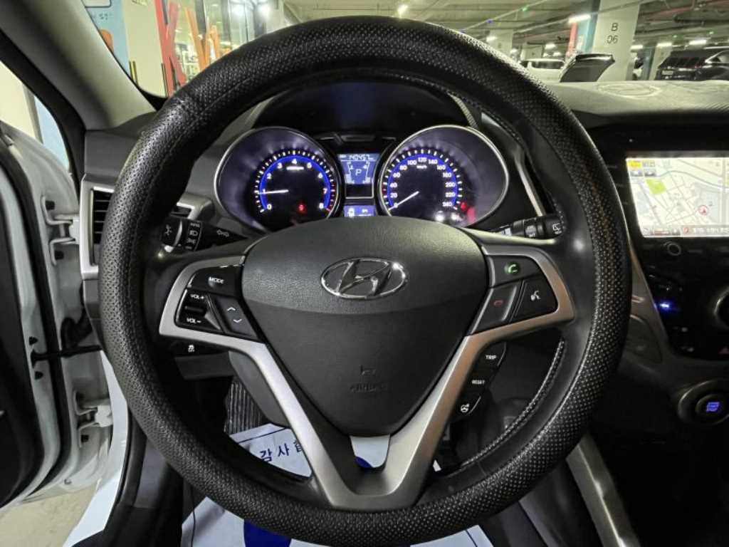 HYUNDAI Veloster - Vista 12
