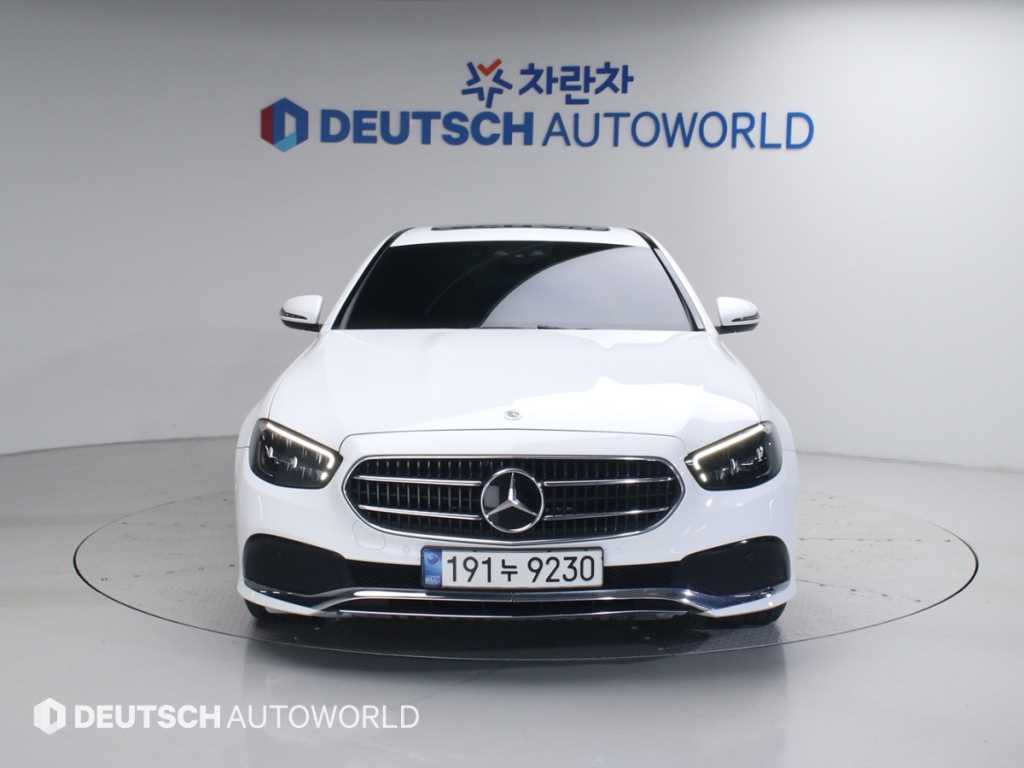 Mercedes Benz E class - Vista 4