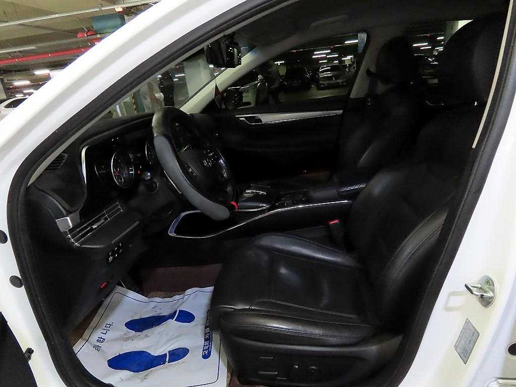 HYUNDAI Grandeur - Vista 6