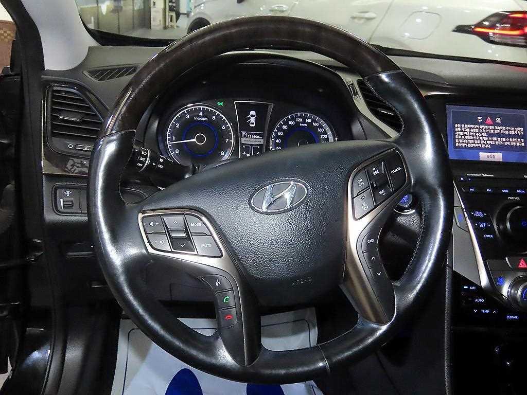 HYUNDAI Grandeur - Vista 8