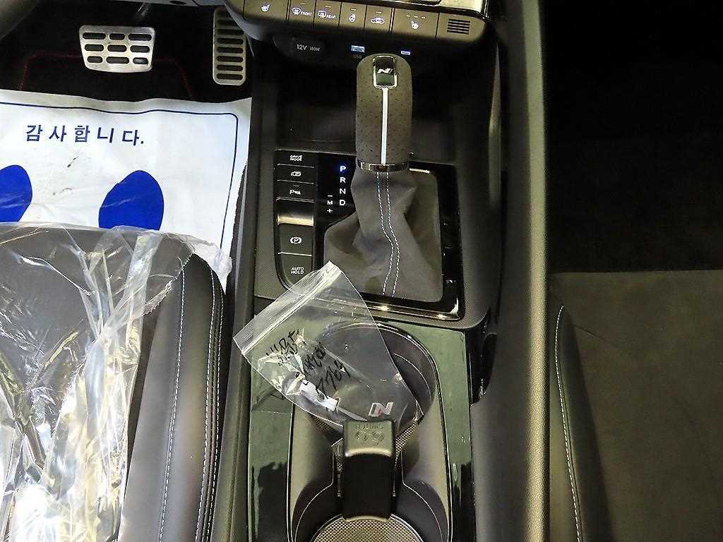 HYUNDAI Avante - Vista 12