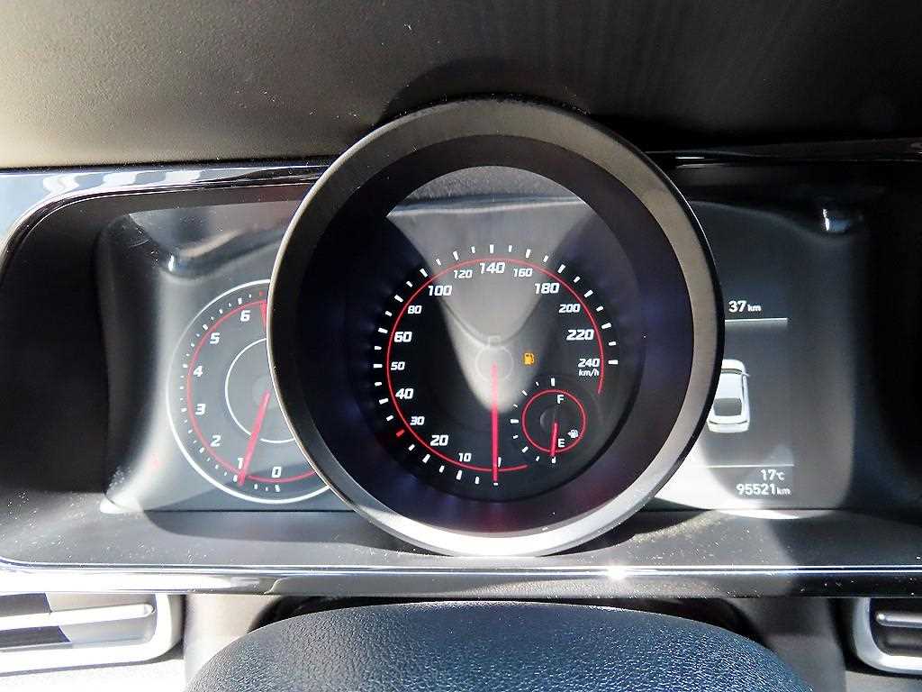 HYUNDAI Avante - Vista 9