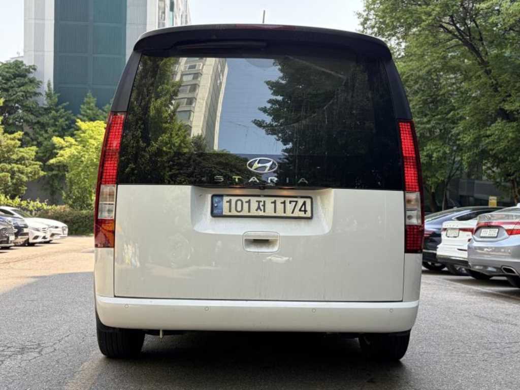 HYUNDAI Staria - Vista 4
